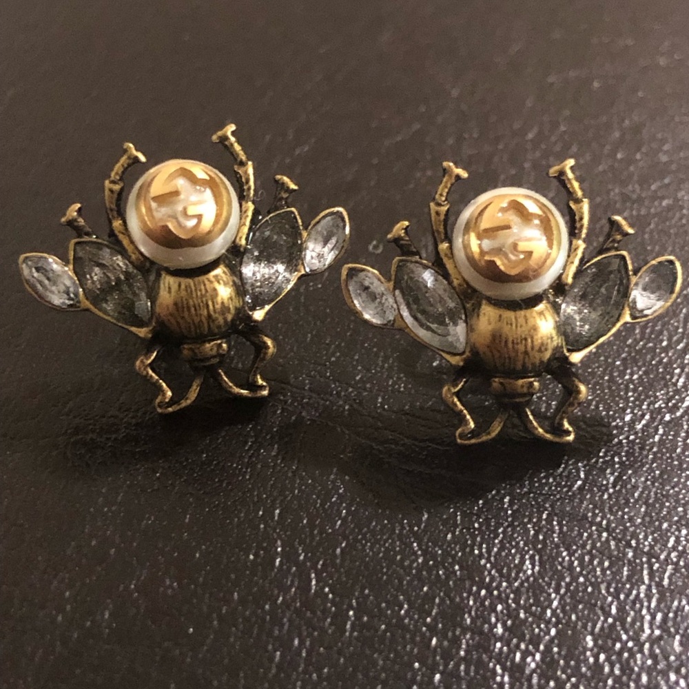 Gucci Gold Motif Bee earnings